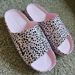 Nike Woman Slides Calm size 7